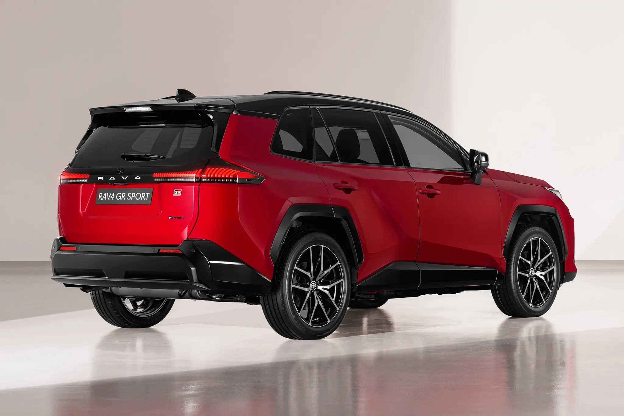 Toyota RAV4 GR Sport 3/4 de traseira