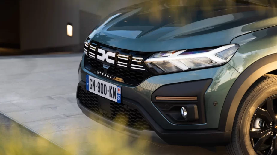 frente do Dacia Sandero