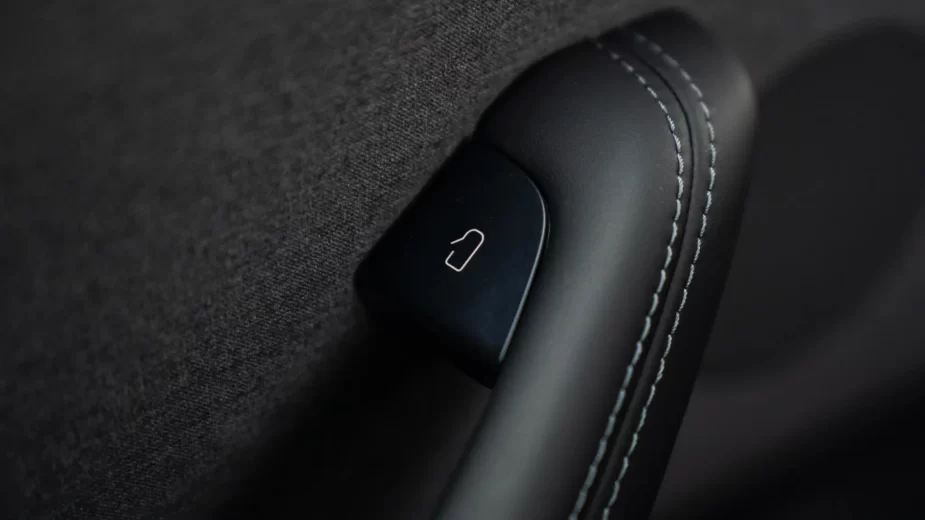 botão de abertura da porta do Tesla Model 3