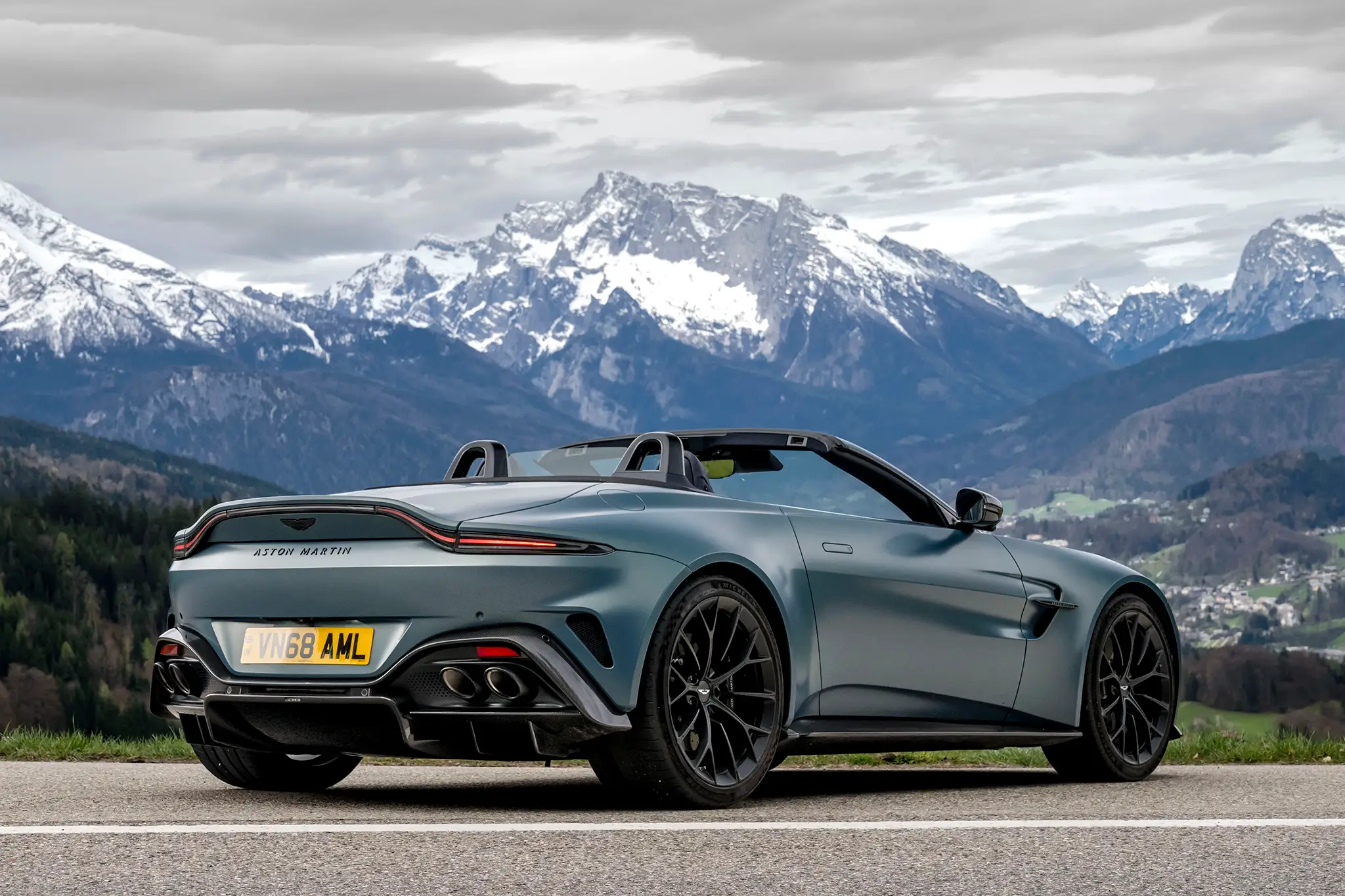 Aston Martin Vantage Roadster - 3/4 de traseira
