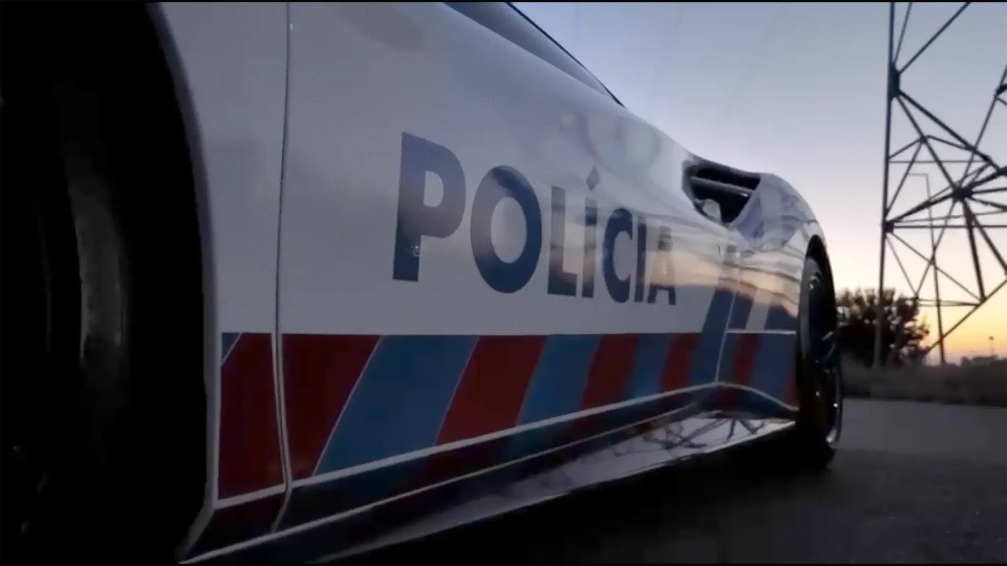 Ferrari da polícia - lateral