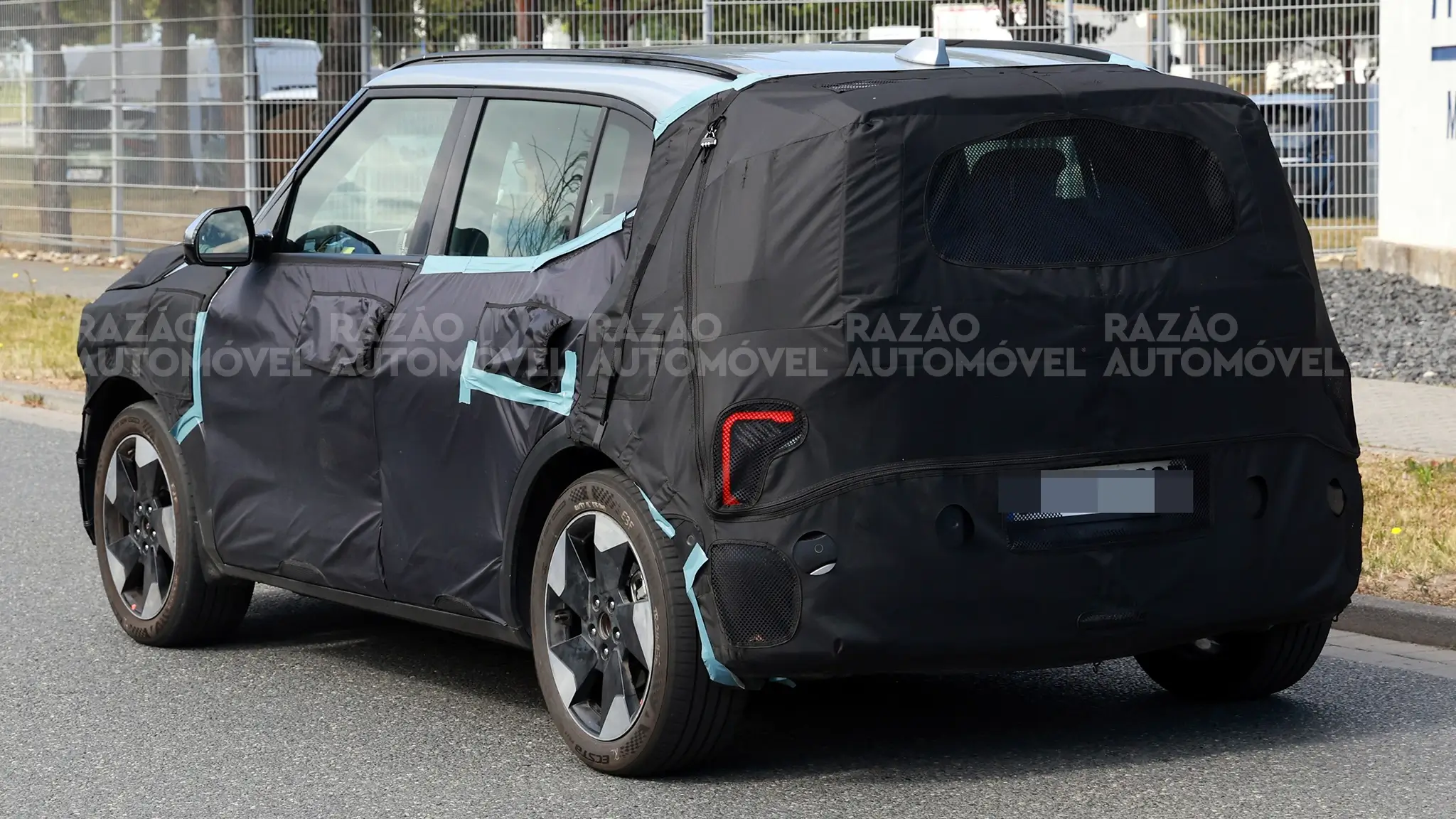 Protótipo Kia EV2 3/4 traseira