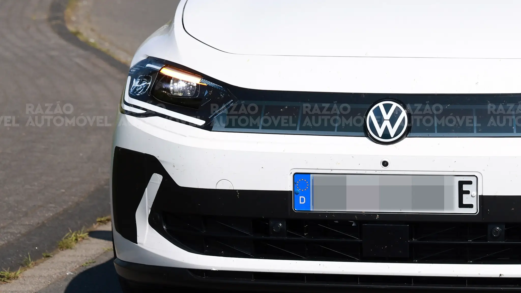 Grupos óticos do protótipo de testes do Volkswagen ID.2