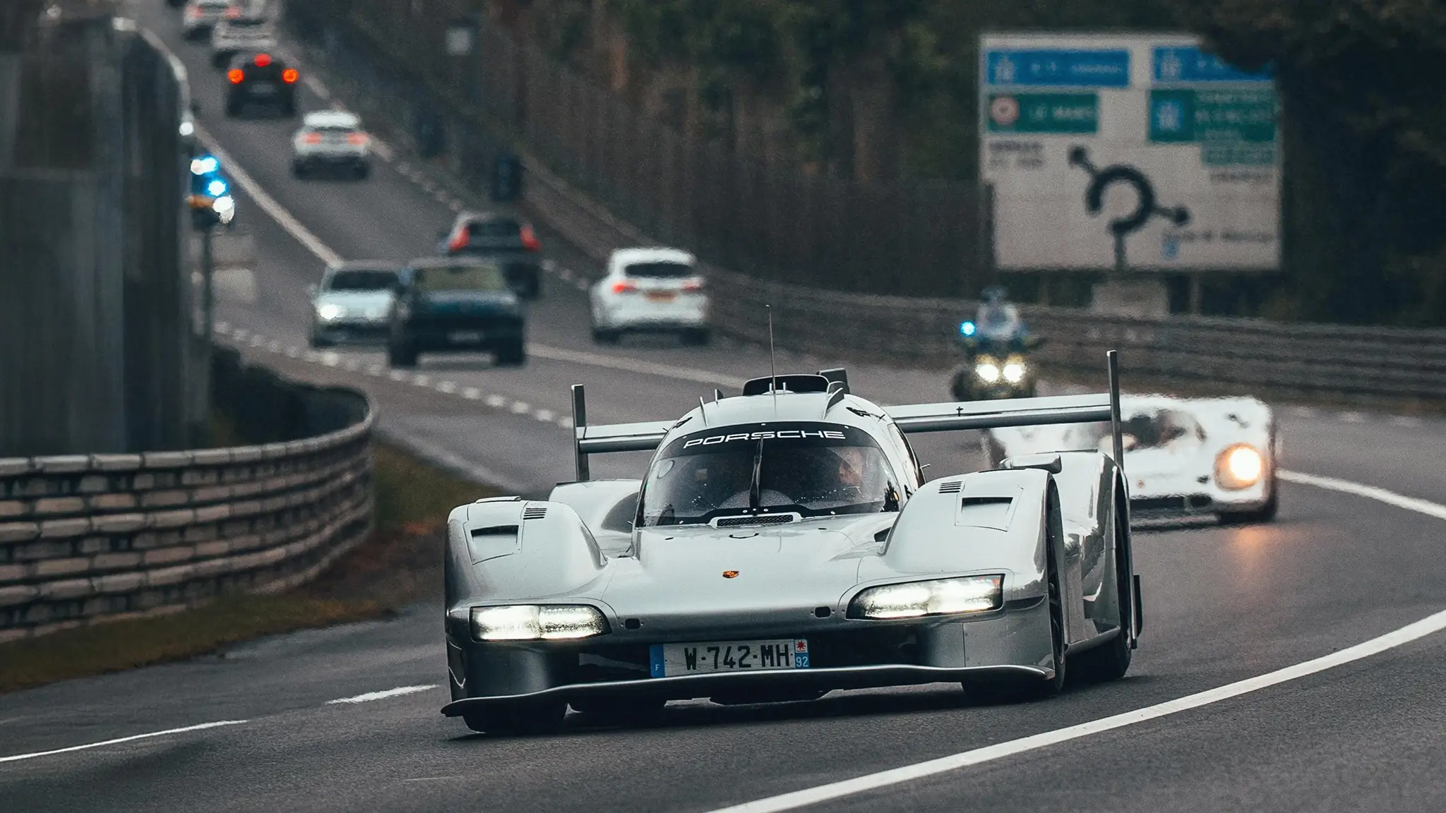 Porsche 963 RSP na reta de La Sarthe