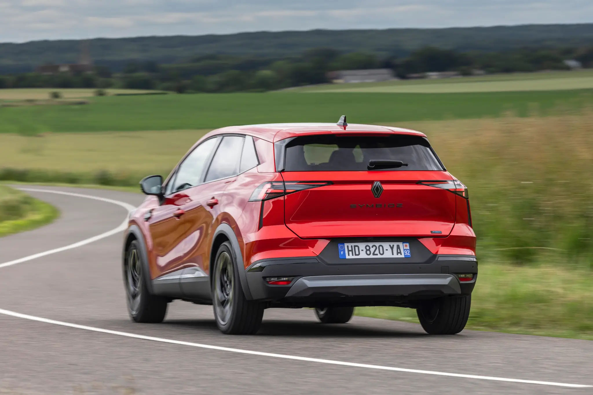 Renault Symbioz na estrada, traseira