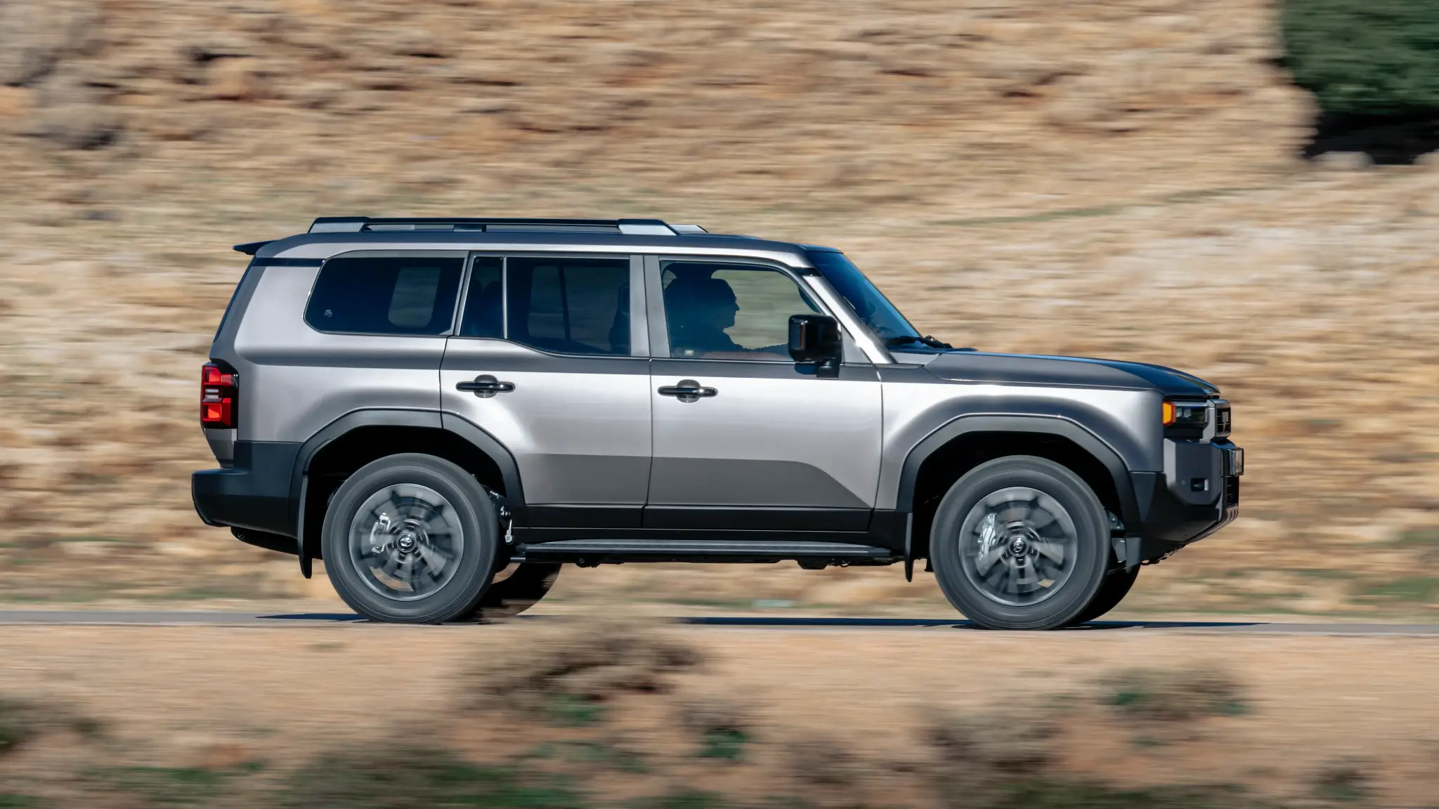 Toyota Land Cruiser 250 de perfil