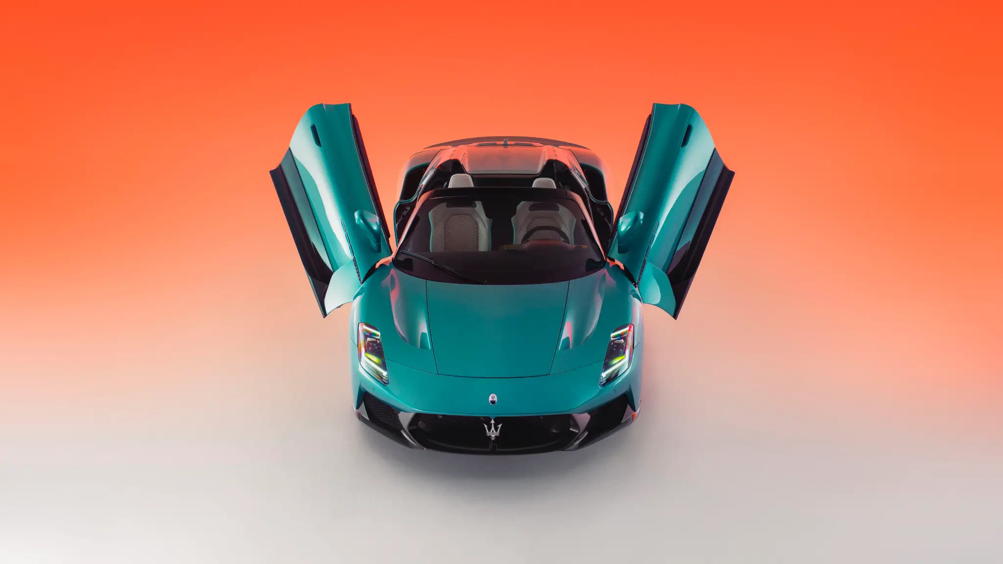 Maserati MCPURA dianteira, portas do tipo "borboleta"