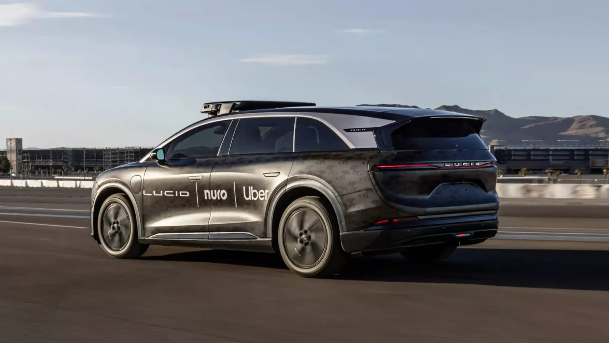 Lucid gravity com condução autónoma da Nuro, para utilização da Uber