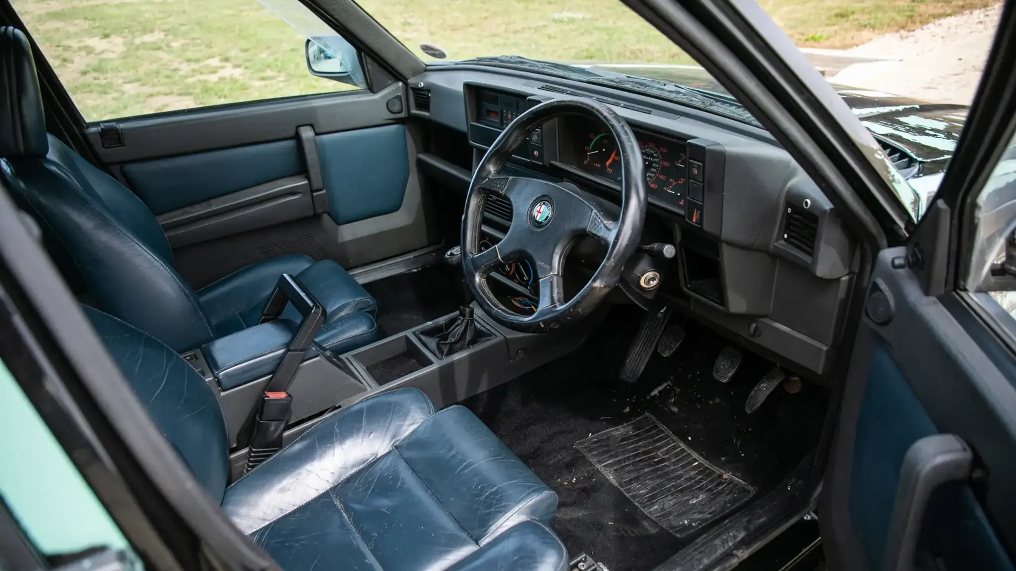 Alfa Romeo 75 Jeremy Clarkson Top Gear - interior