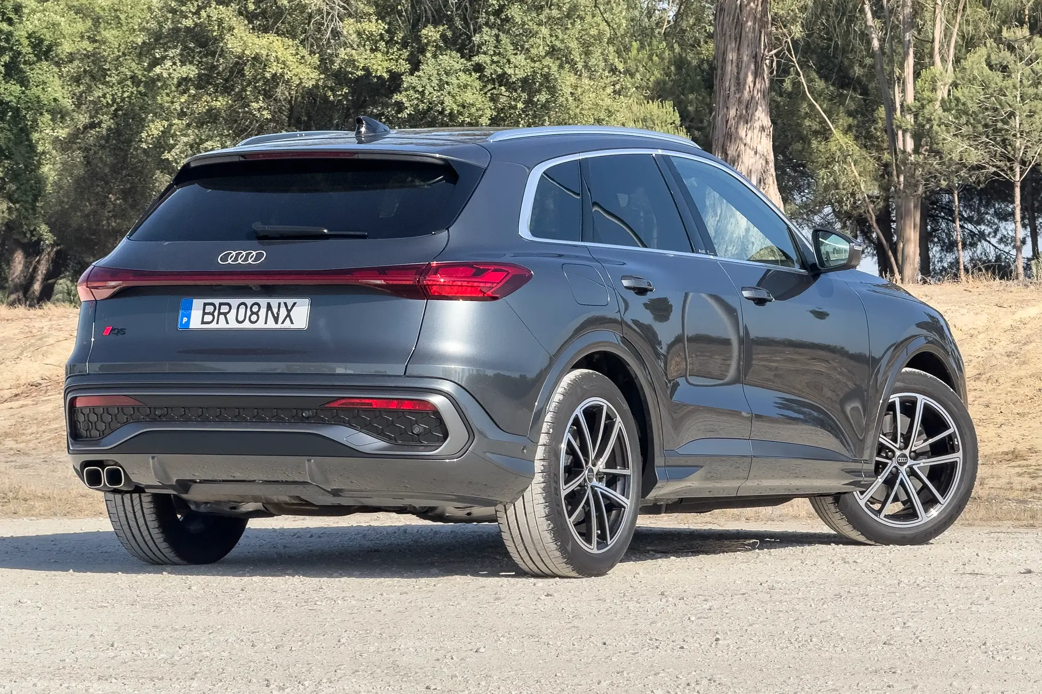 Audi Q5 2.0 TDI quattro - 3/4 de traseira