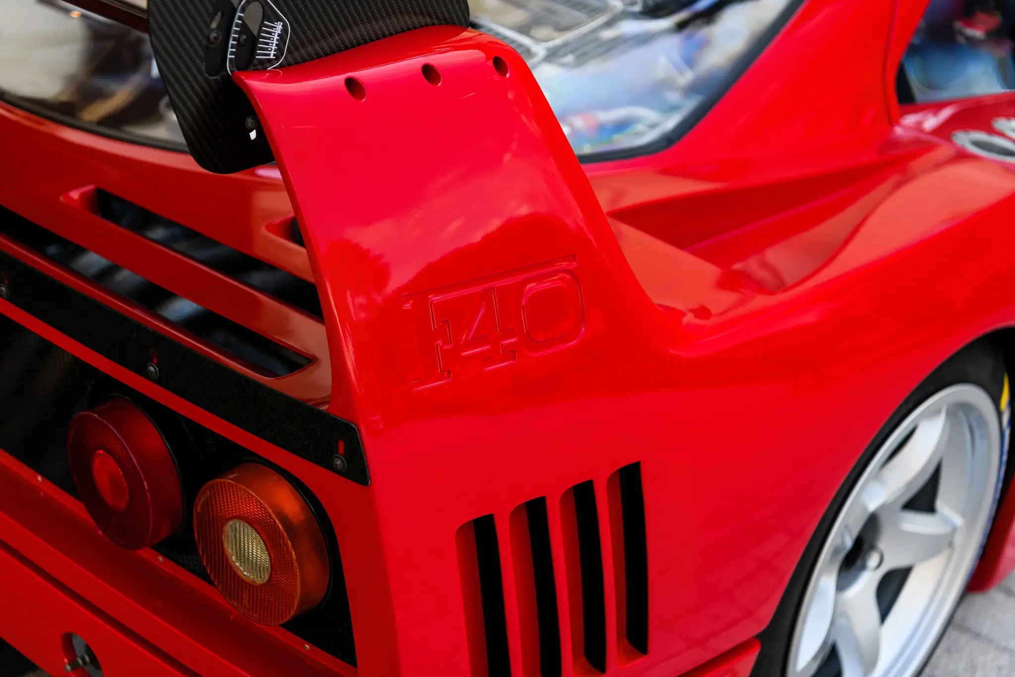 Ferrari F40 LM by Michelotto - logótipo F40