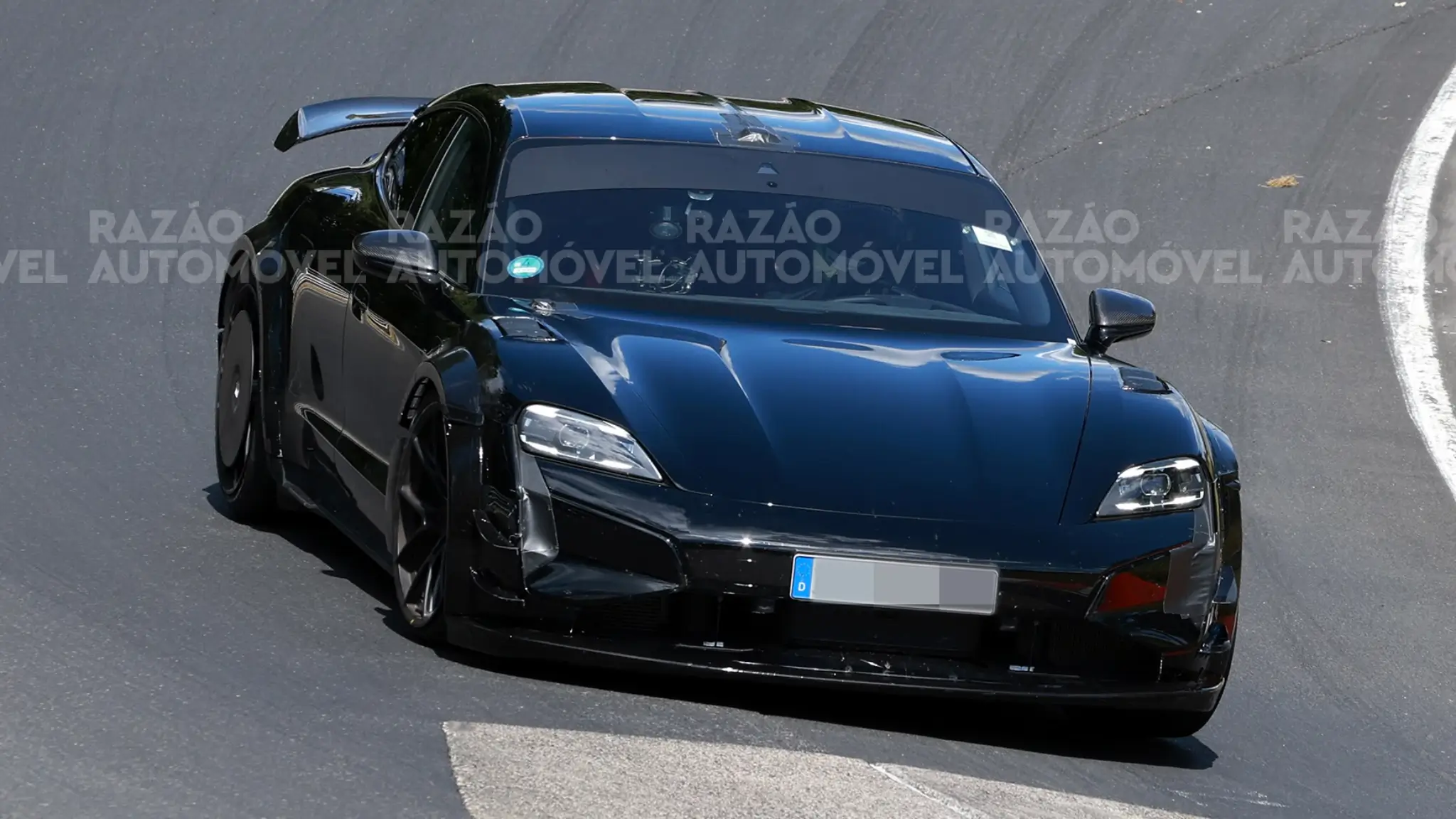 Porsche Taycan Turbo GT Manthey no Nurburgring 