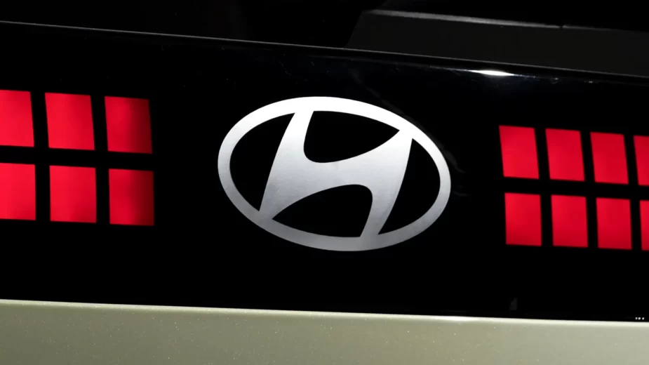 Hyundai Inster - back logo