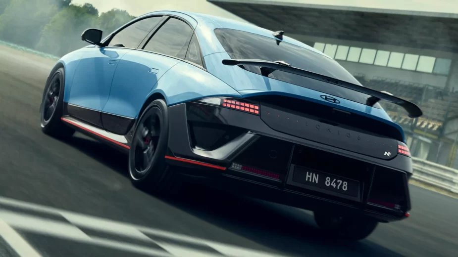 Hyundai IONIQ 6 N na pista, traseira