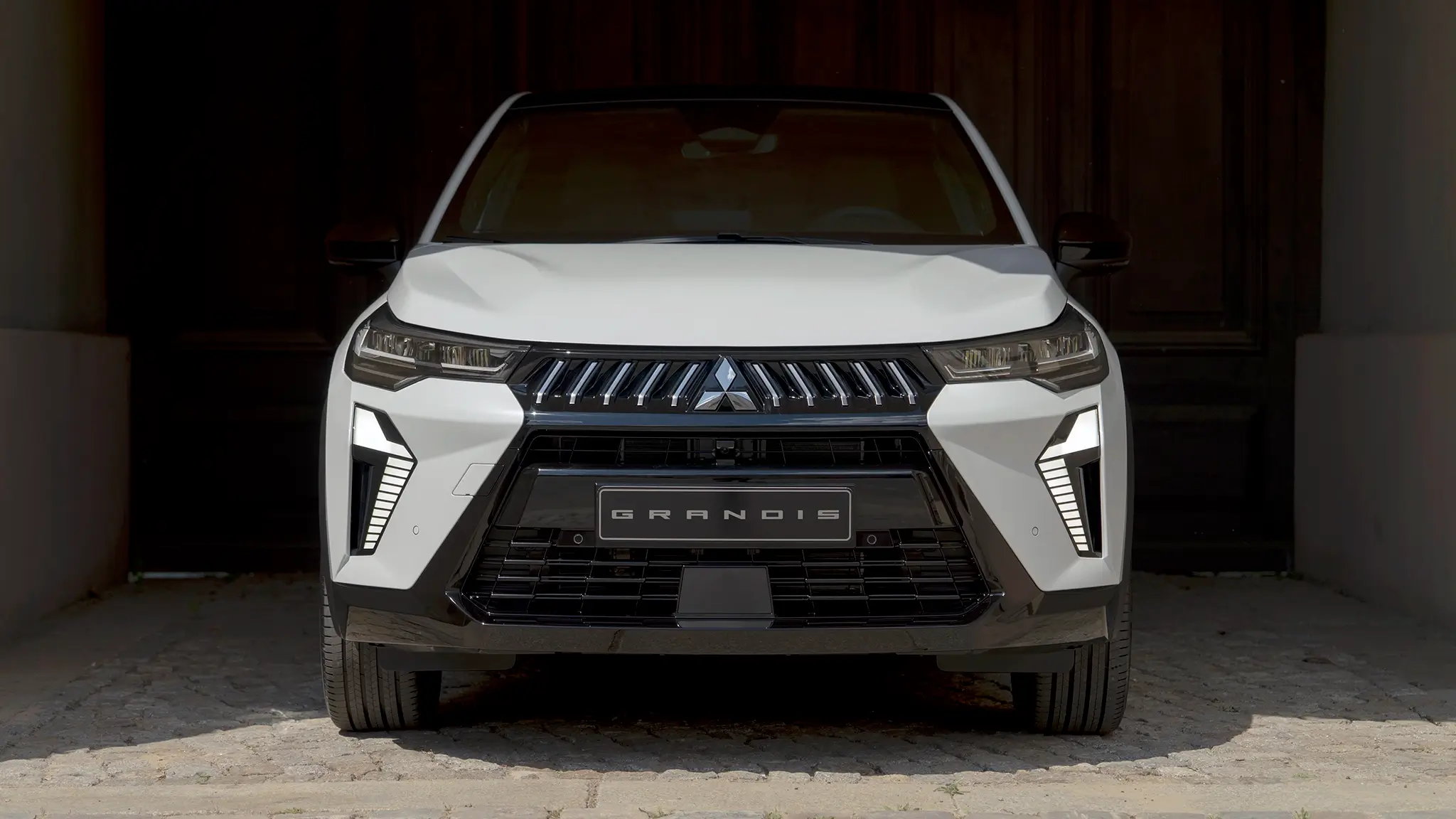 Mitsubishi Grandis - frente