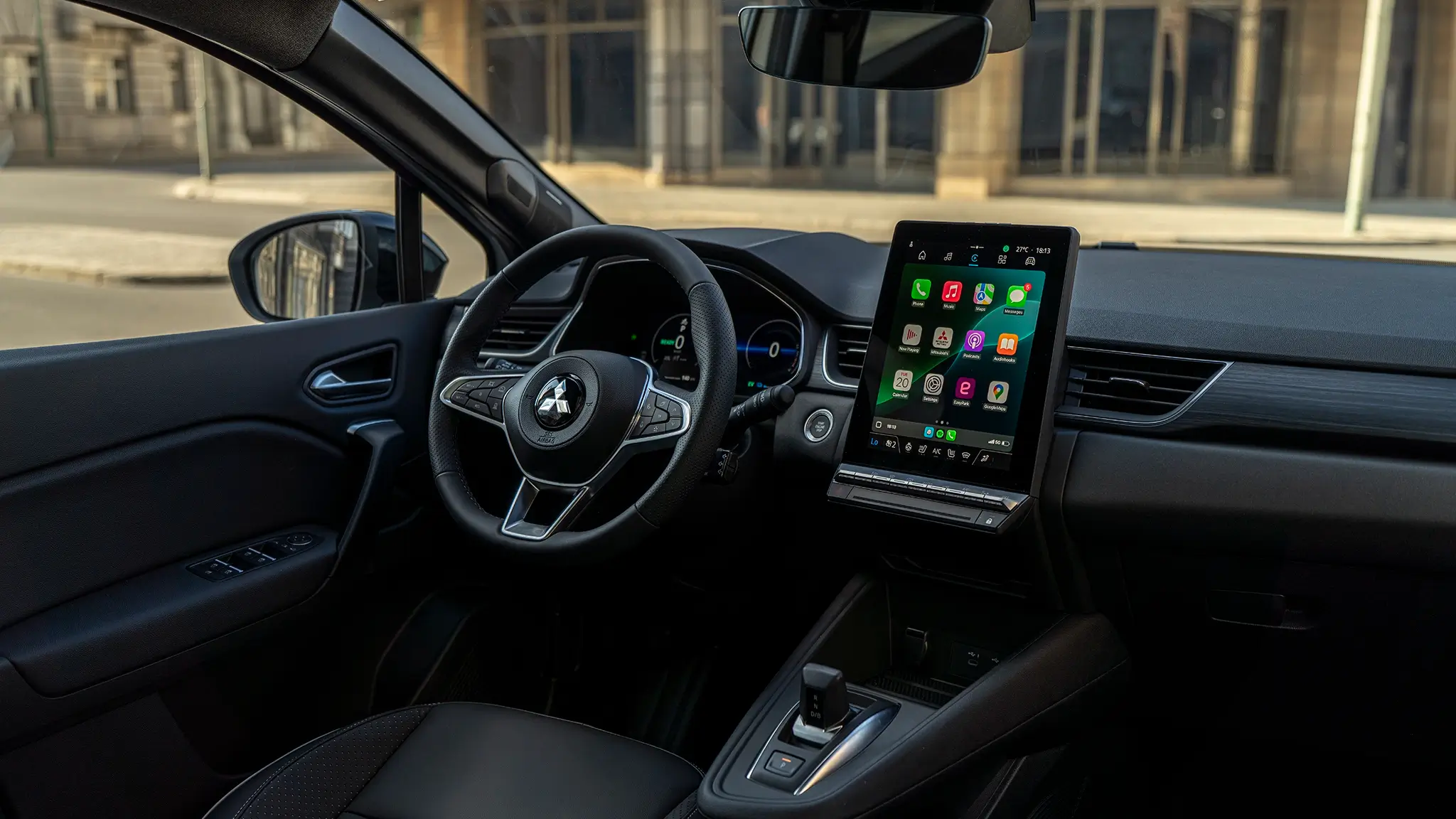 Mitsubishi Grandis - interior