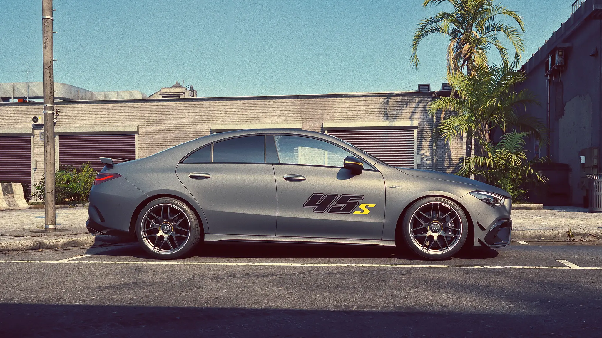 Mercedes-AMG CLA 45 S Final Edition - vista lateral