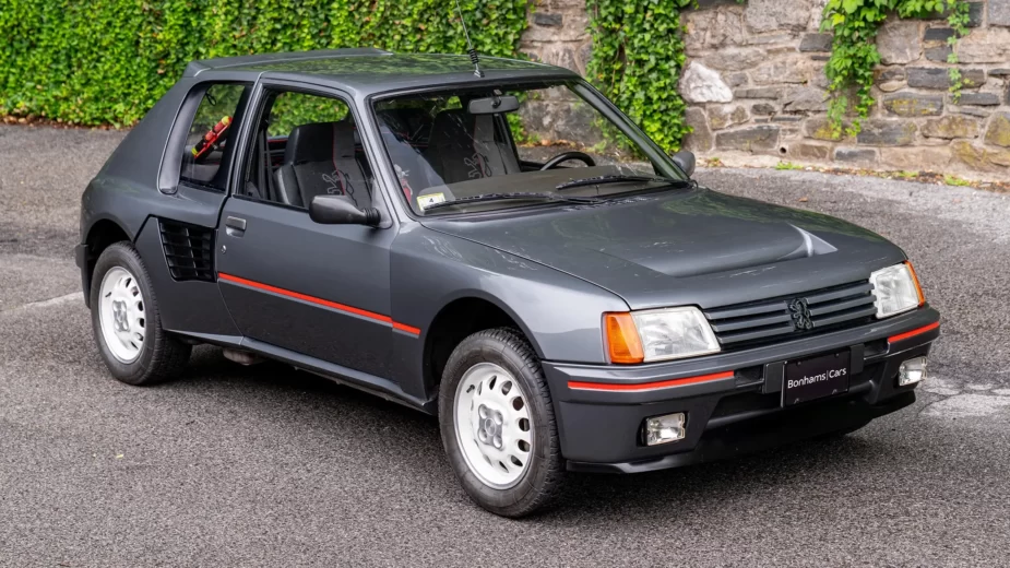 Peugeot 205 T16 - 374 de frente