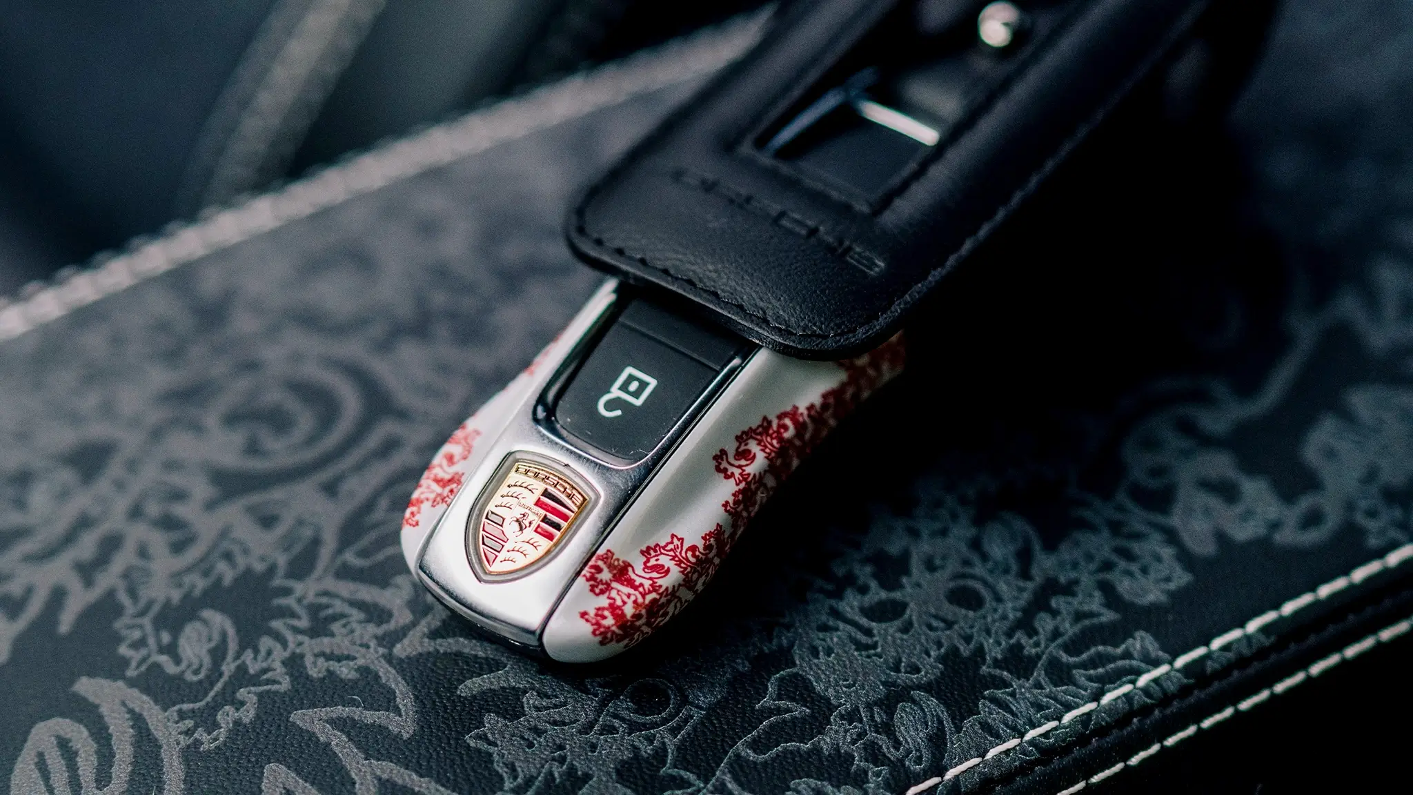 Porsche 911 Lëtzbuerg Legacy - chave e interior personalizados