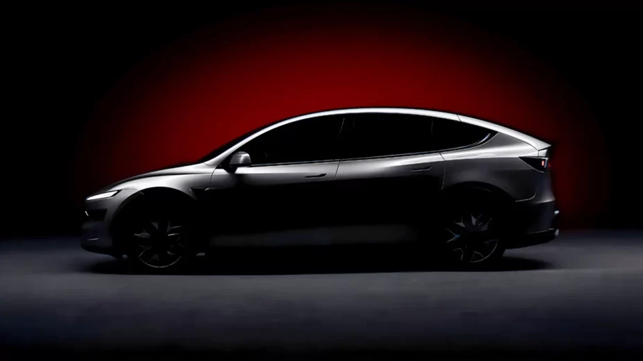 Tesla Model Y L - teaser vista lateral