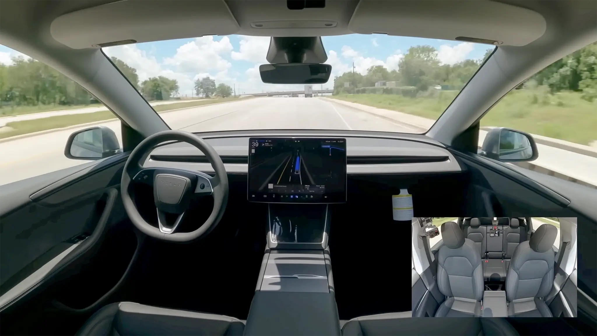 Tesla Model Y - condução autónoma