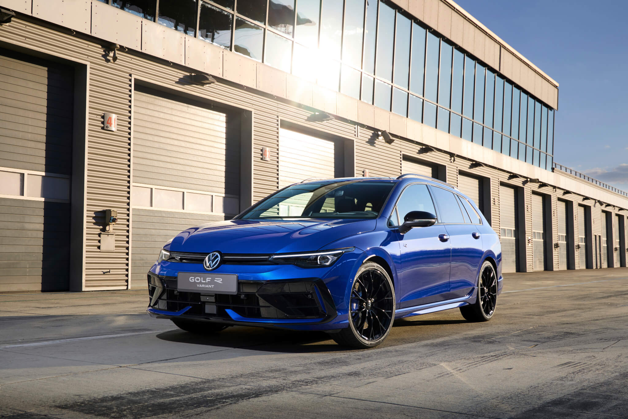 volkswagen Golf R Variant, frente 3/4