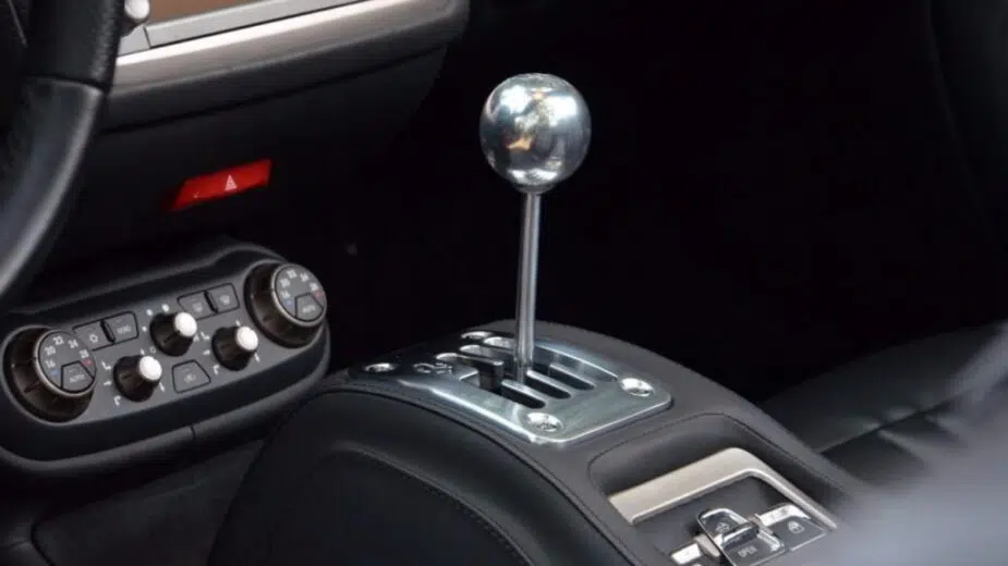 caixa manual Ferrari california