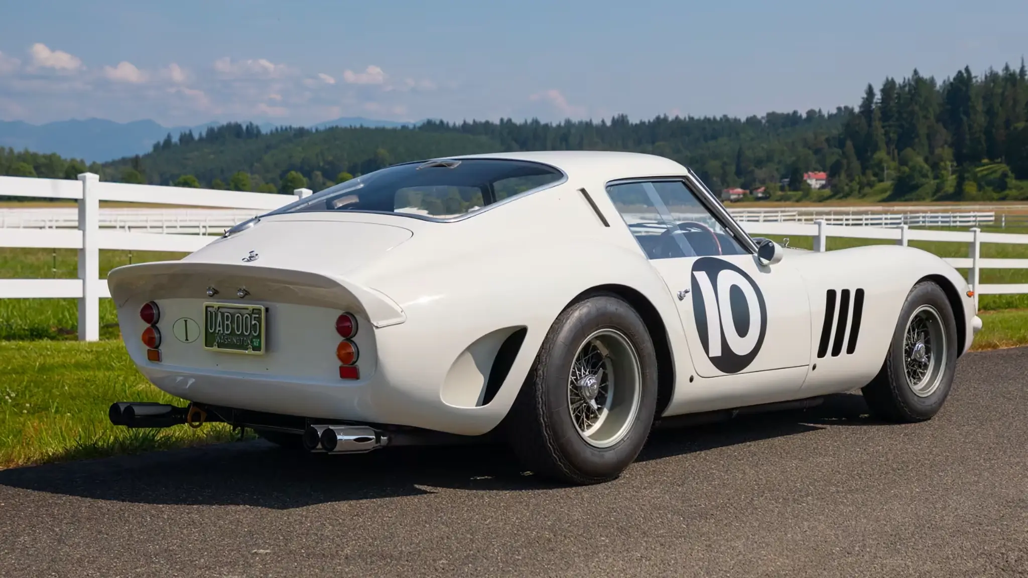 Ferrari 250 GTO #3729GT - 3/4 de traseira