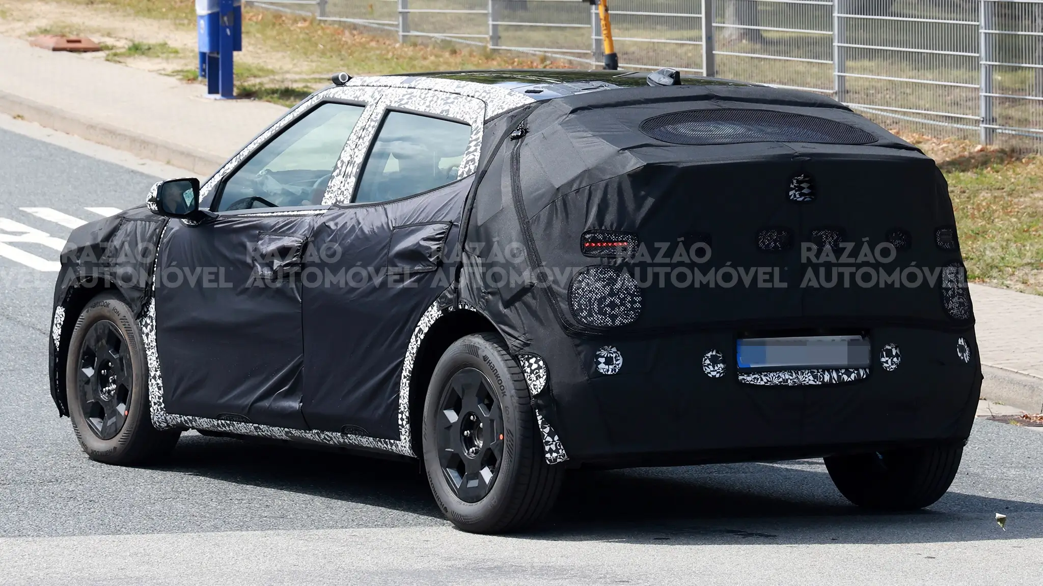 Traseira 3/4 foto-espia Hyundai IONIQ 2