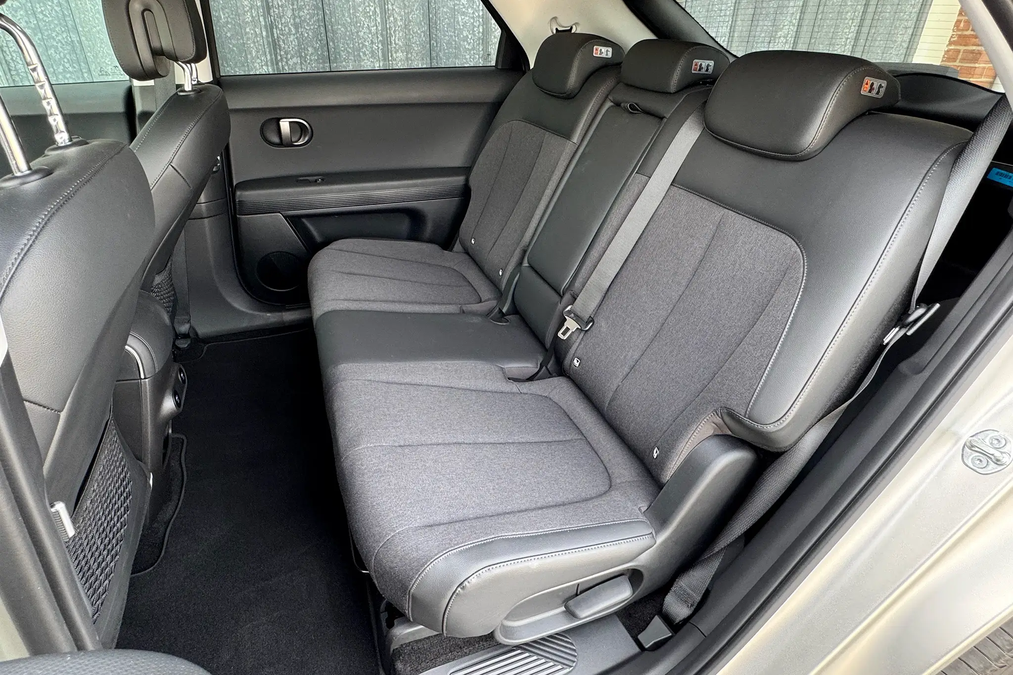 Hyundai IONIQ 5 Premium Plus - assentos traseiros