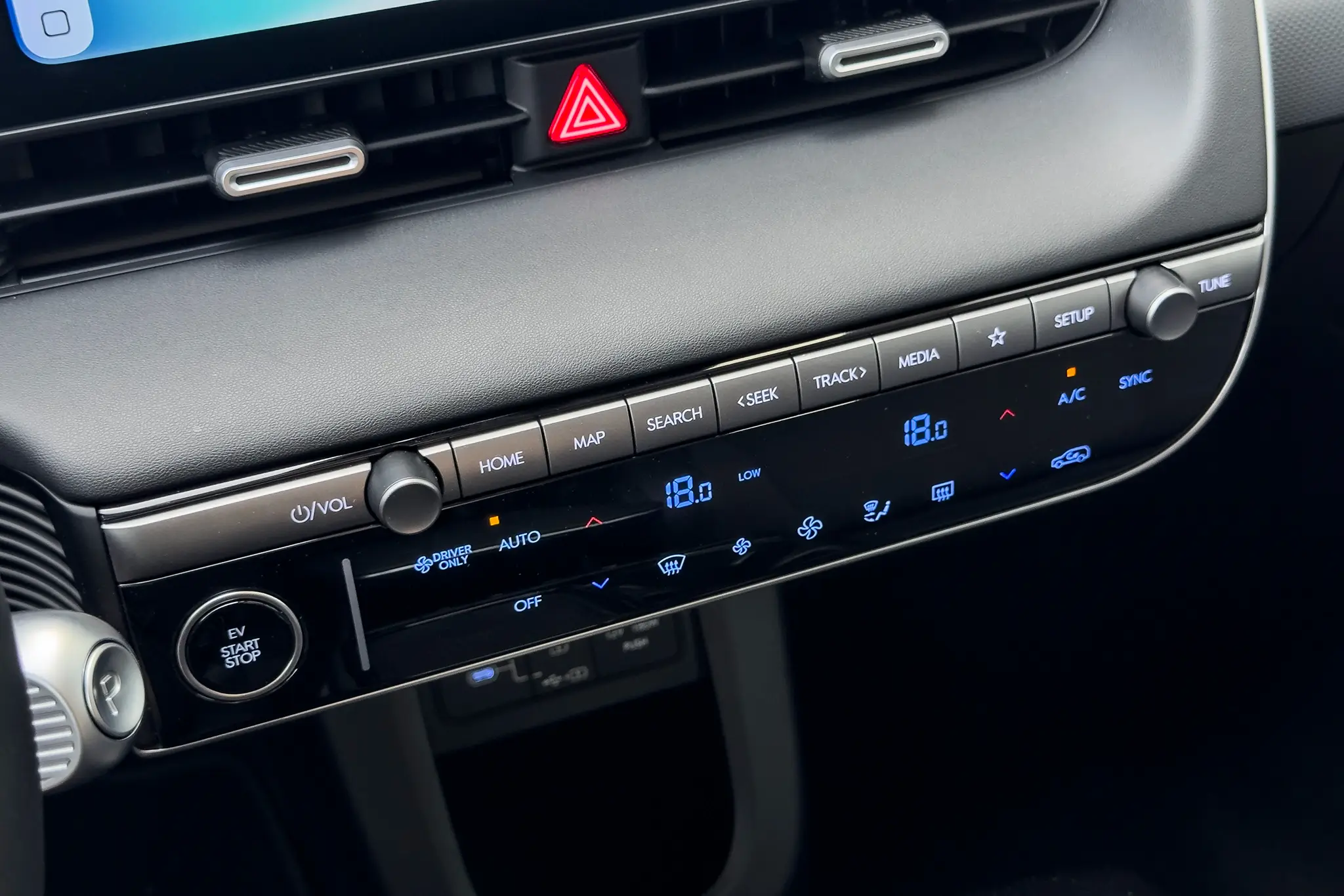 Hyundai IONIQ 5 Premium Plus - comandos da climatização