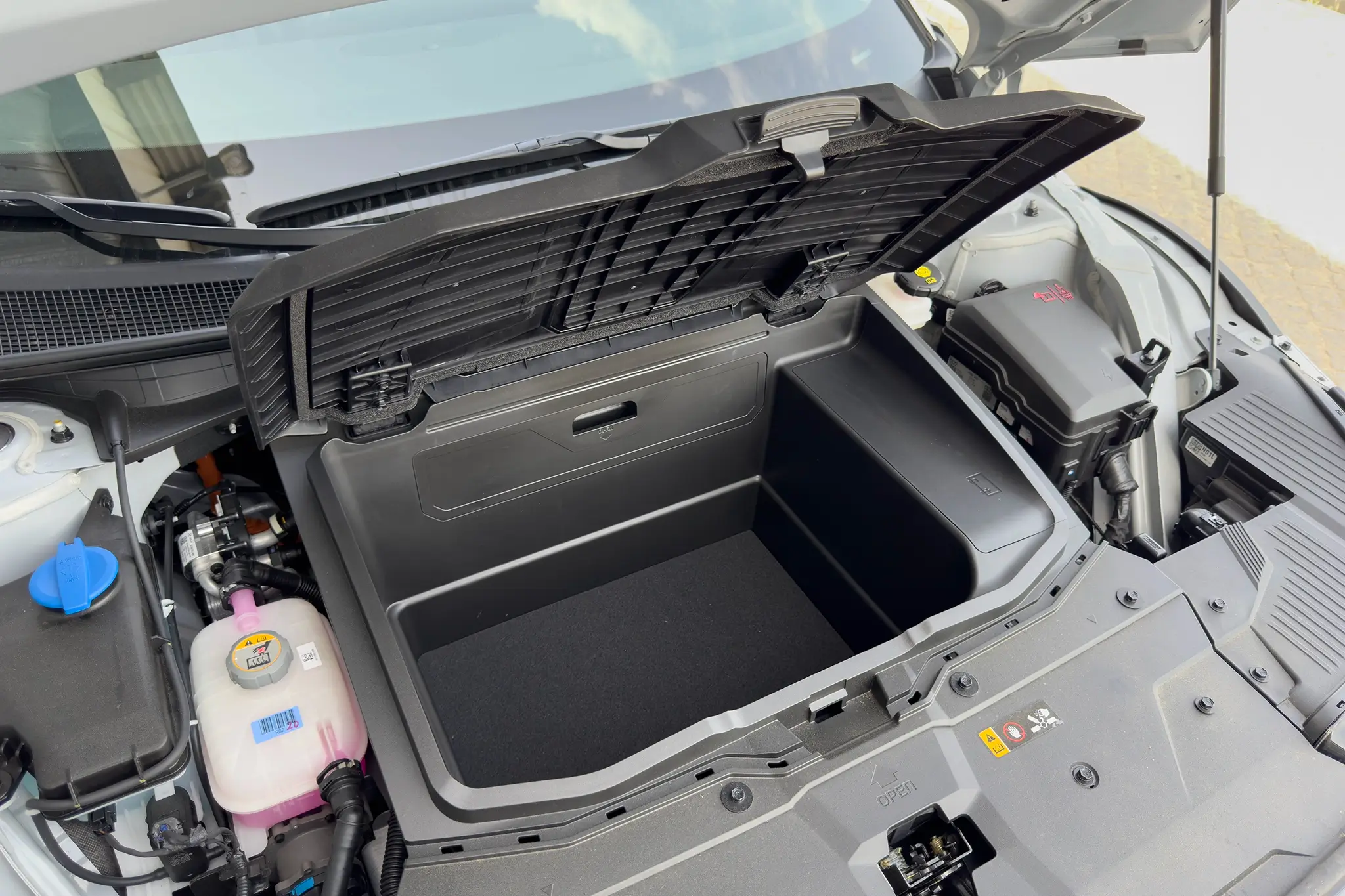 Hyundai IONIQ 5 Premium Plus - frunk aberto