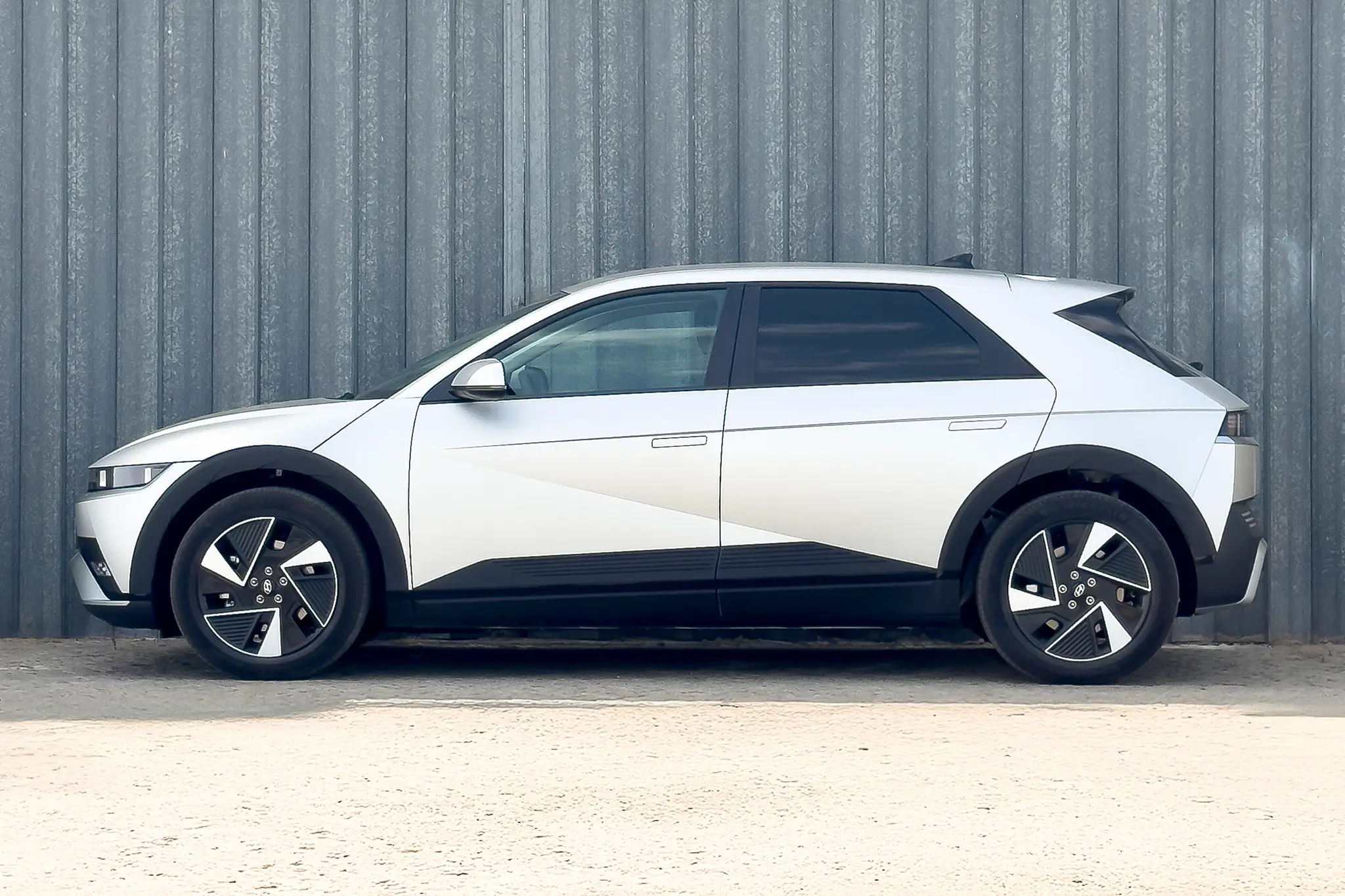 Hyundai IONIQ 5 Premium Plus - vista lateral