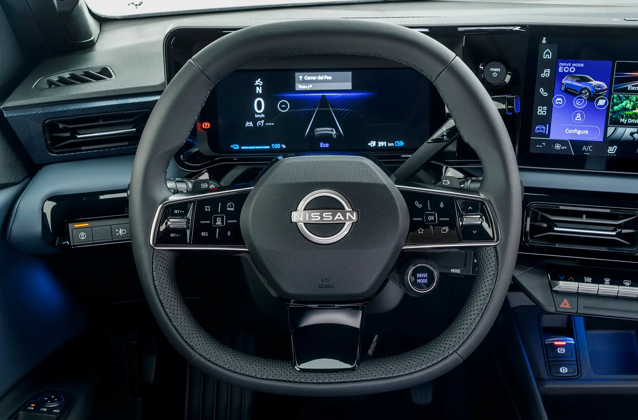 Nissan Micra 2025 - volante e instrumentação