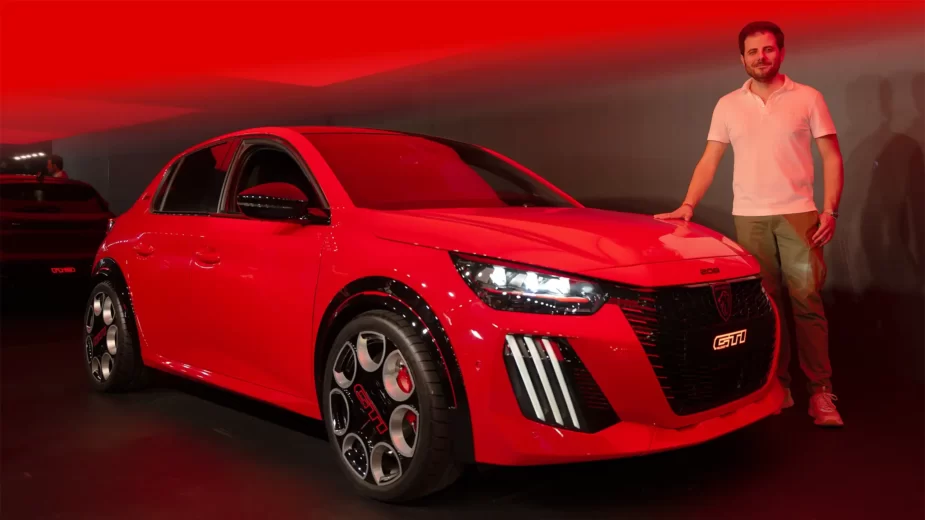 Diogo Teixeira com Peugeot e-208 GTI
