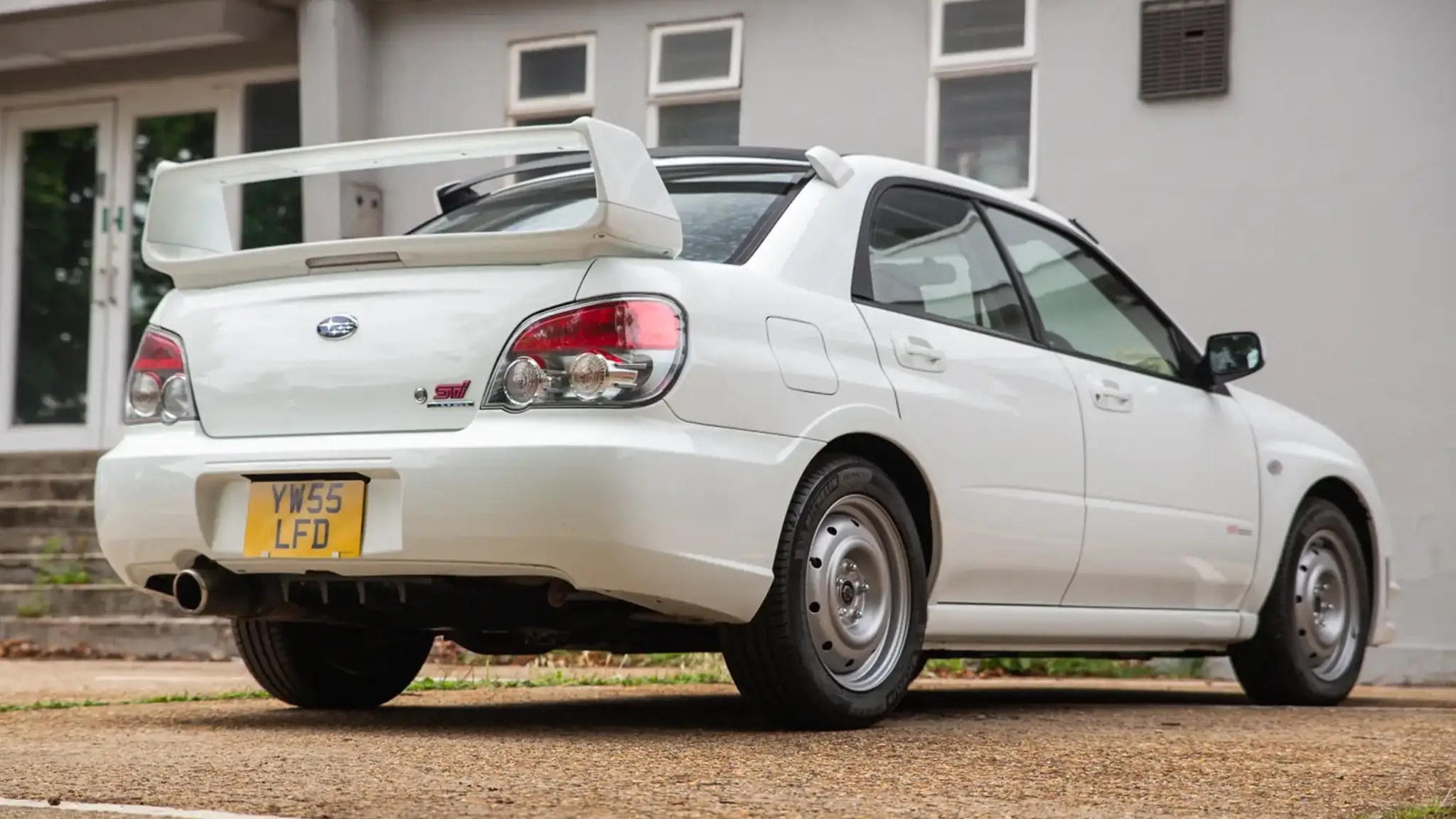 Subaru Impreza WRX STI Spec C - 3/4 de traseira