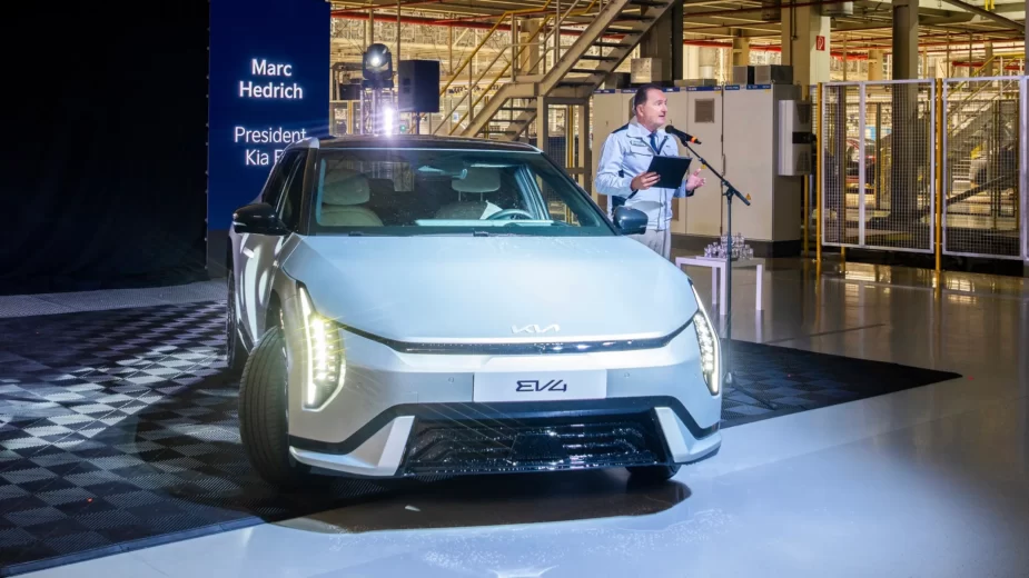 Primeiro Kia EV4 produzido na Europa